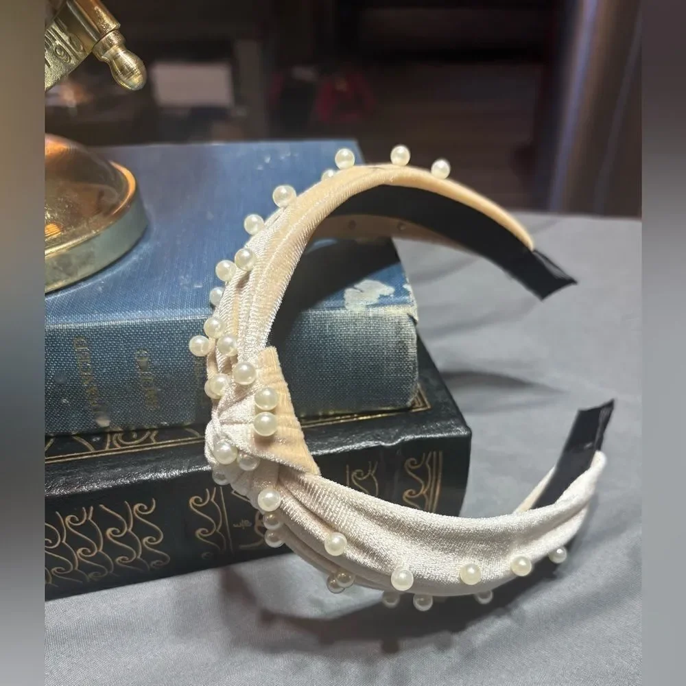 Elegant Pearl-Embellished Cream Headband New! Fashion Headband for Women & Girls